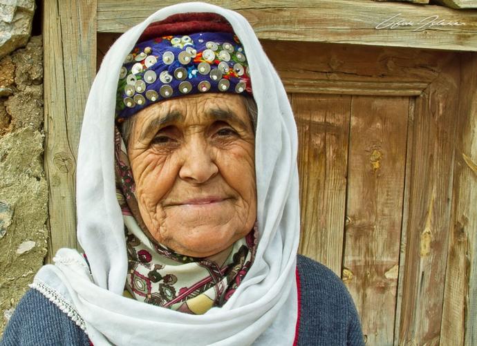Annemize Sarılalım - Öpelim Onu!