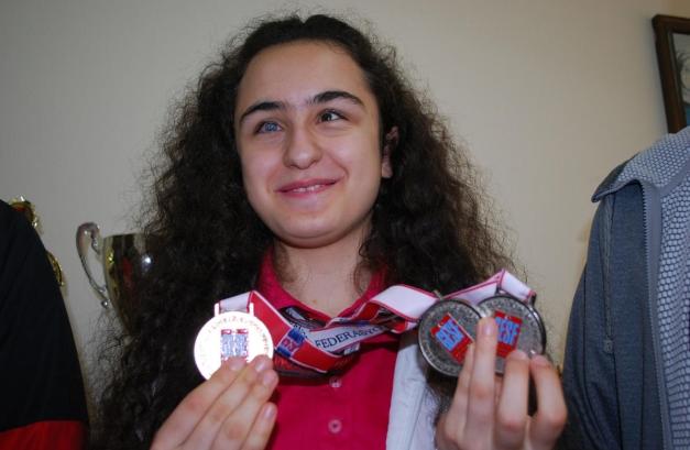 Mutsuz Olmak Yerine Elindekinin Kıymetini Bilmeli İnsan!
