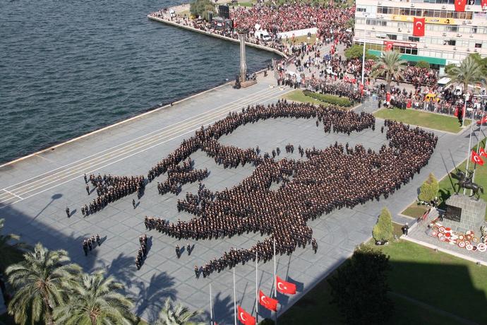 Bir İzmir'linin Dilinden "İzmirli Olmak" 