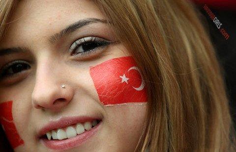 Erkeklerin Rus Kızlarına Ve Türk Kızlarına Karşı Davranış Şekilleri :D :D