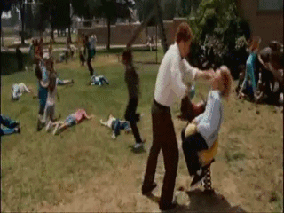 Evin Kralı, O Evin En Büyük Abisidir