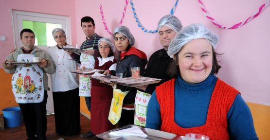 Down Sendromu Nedir ve Down Sendromu Cafe