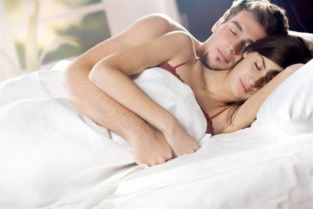 Seks Sonrası Kucaklaşın