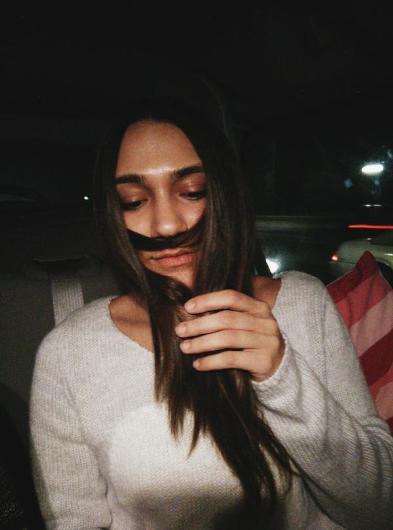 Kadınlarda Sakal Modası