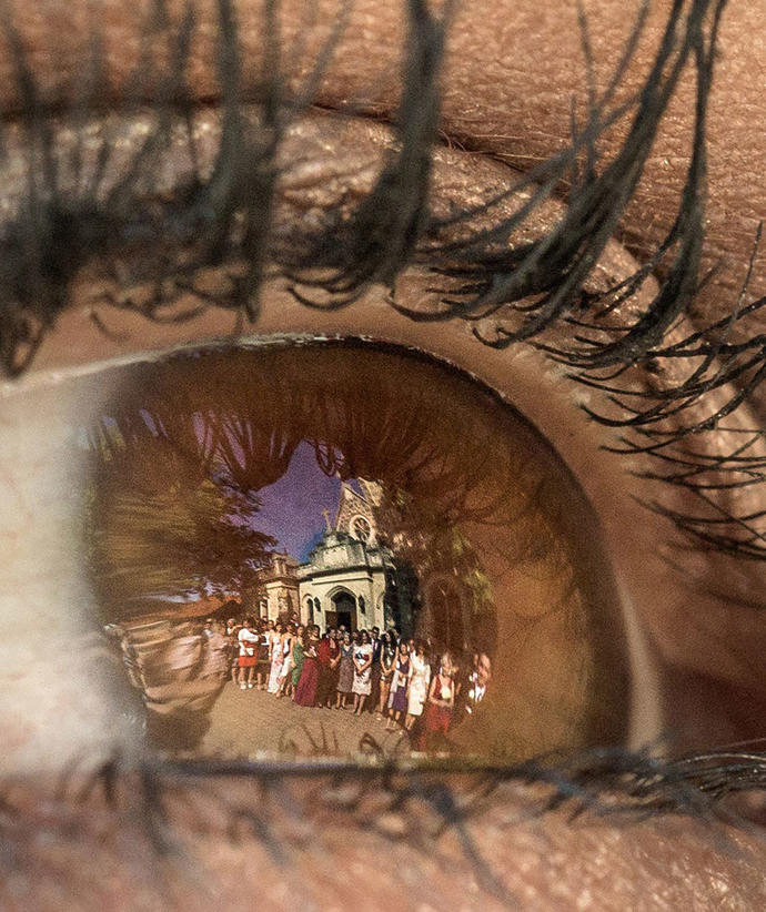 Gözdeki Yansımalarla Çekilen İnanılmaz Düğün Fotoğrafları