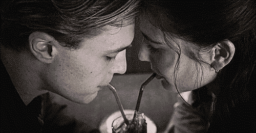 Erkeklere Sempatik Gelen Ama Belli Etmedikleri Kadın Davranışları!