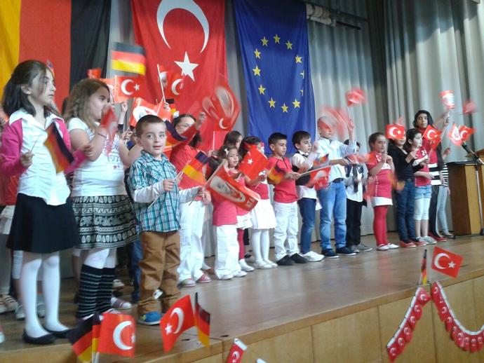 Almanya'da Yaşayan Türk Kızı Olmak!