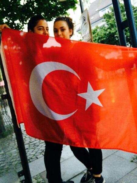 Almanya'da Yaşayan Türk Kızı Olmak!