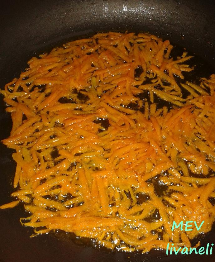 Dikkat Mutfakta Erkek Var: Bir Erkekten Havuçlu Pilav Tarifi