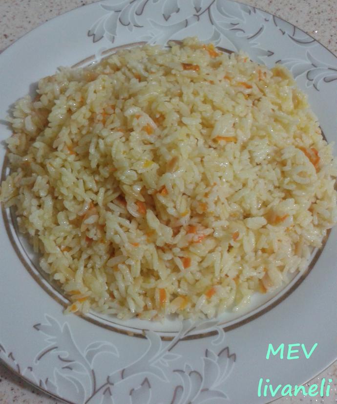 Dikkat Mutfakta Erkek Var: Bir Erkekten Havuçlu Pilav Tarifi