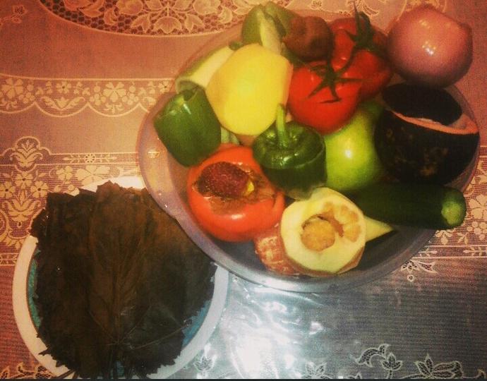 "Erkek Yemek Yapar mı?" Değil, "Erkek Dolma Yapar mı?" Buyrun :)
