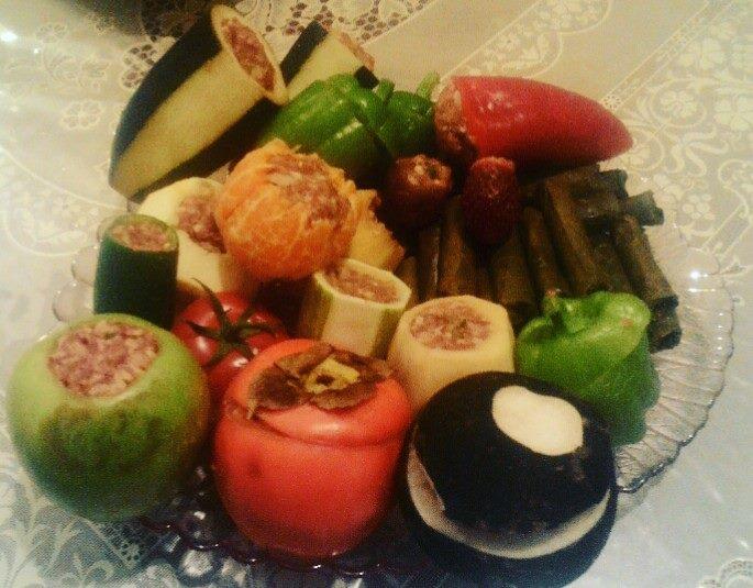 "Erkek Yemek Yapar mı?" Değil, "Erkek Dolma Yapar mı?" Buyrun :)