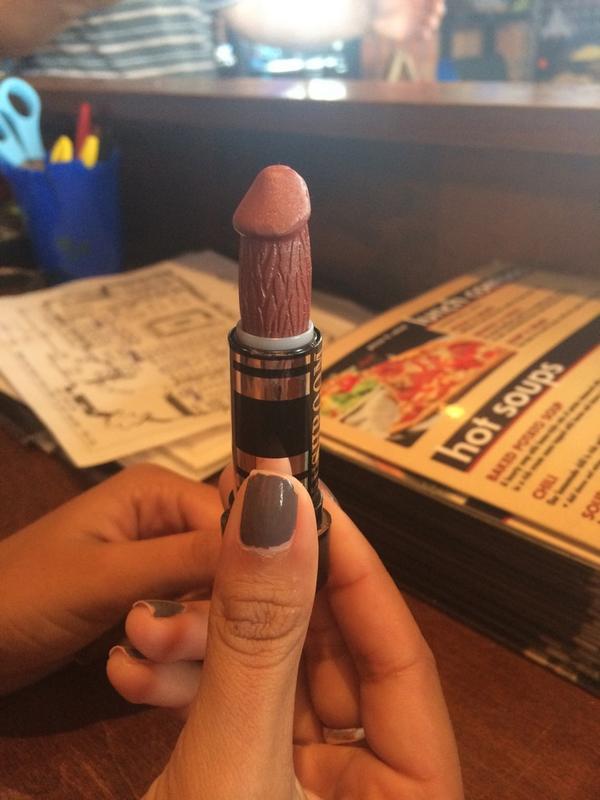 Dudaklarda Penis Modası
