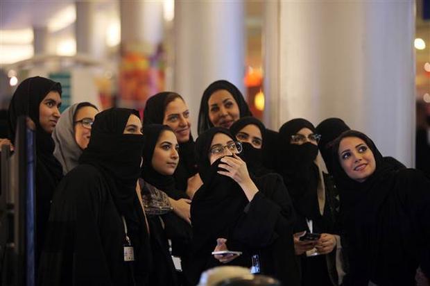 Suudi Arabistan'da Artık Kadınlar da Seçip Seçiliyor!