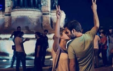 Aynı Dili Konuşan Eşler Var Bir Yerlerde