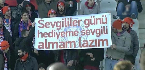Geliyordu Sevgililer Günü... Sevgilisi Olanlar Streste, Yalnızlar Tripteydi!