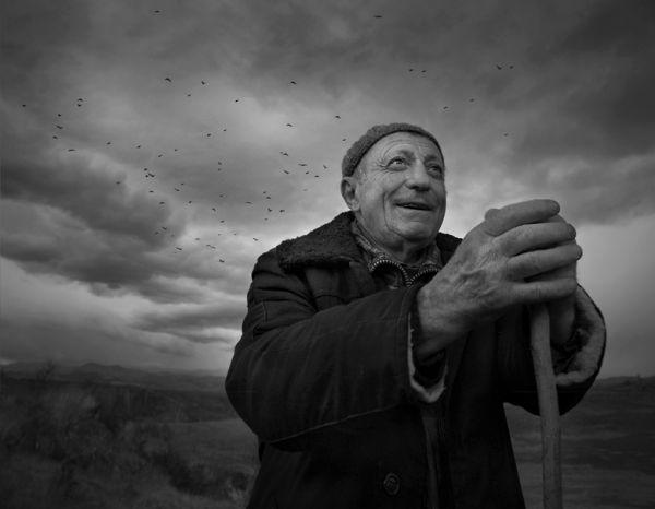 Önce Kendin Ayağa Kalkacaksın ki, Başkasını da Ayağa Kaldırasın