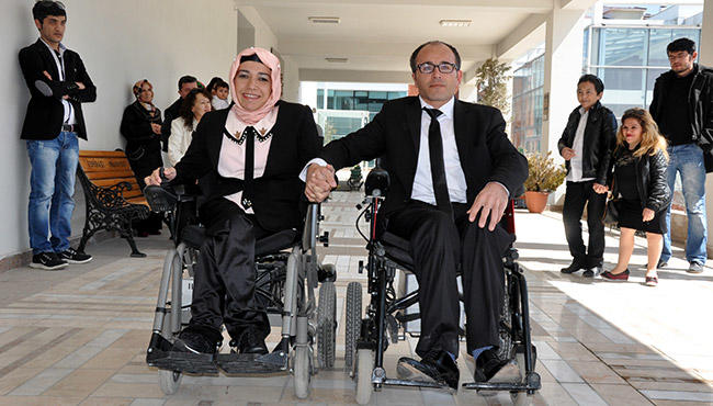 Türkler Neden Yabancı İnsanları Ön Planda Tutarlar?