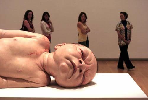 Heykeli Gerçeğe Dönüştürmeyi Başaran Mükemmel Sanatçı; Ron Mueck