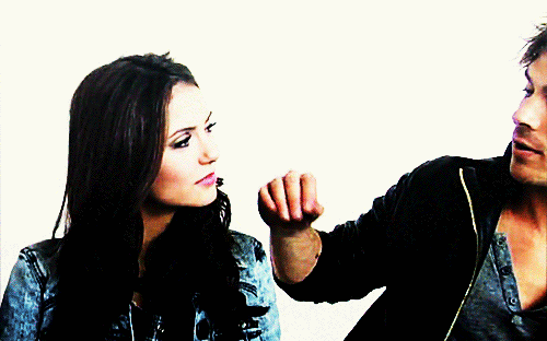 Bulgar Güzeli Nina Dobrev