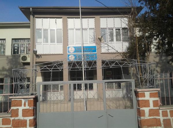 Abisi Arkadaşlarıyla Beraber Kız Kardeşine Tecavüz Etti
