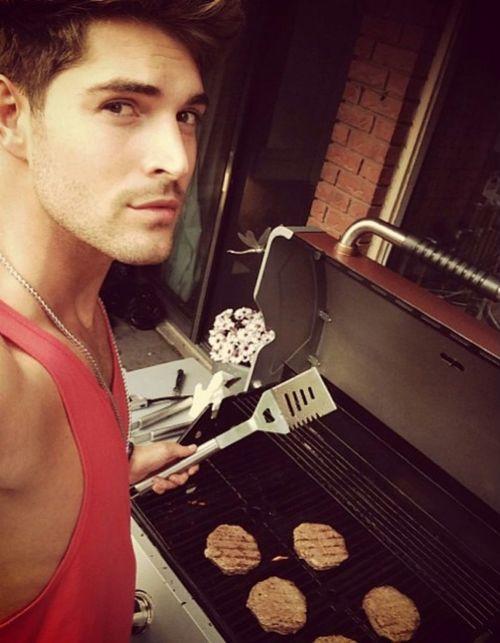 8 Adımda Nick Bateman Olmak İçin Yapmanız Gerekenler