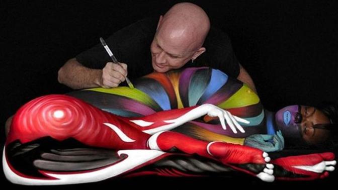 Estetik Harikası Kadın Vücudu Kullanılarak Yapılan Sanat Eserleri