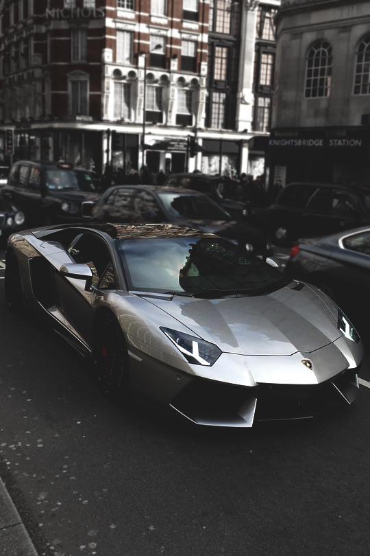 Güzelliğin Zirvesi Bir Araba: Aventador