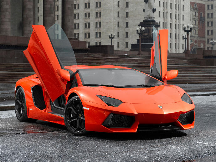 Güzelliğin Zirvesi Bir Araba: Aventador