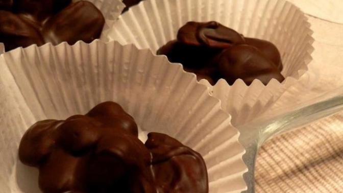 Sevgililer Günü İçin Ellerinizle Hazırlayacağınız Ev Yapımı Bademli Çikolata Trüf ve Browni :)
