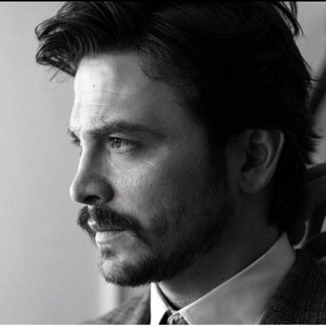 Yakışıklılığıyla Beni Büyüleyen Ahmet Kural