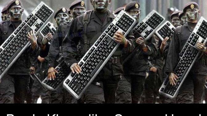 Sanal Alemin Acımasız Savaşçıları, Bordo Klavyeliler!