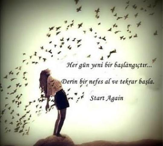 KİMDİK BİZ, KİMLERİN HARFLERİ GÖLGE OLUP DÜŞTÜ ÜZERİMİZE, KENDİN OLMAK NERDE HANGİ SEMTE SOLUKLU BU EVRENDE?