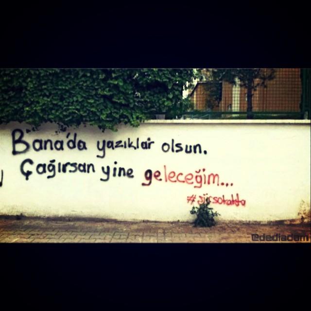 Bazıları Sevemezken Bile Seviyor Gibi Görünür