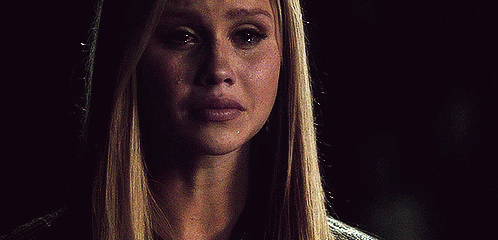 Bazıları Sevemezken Bile Seviyor Gibi Görünür