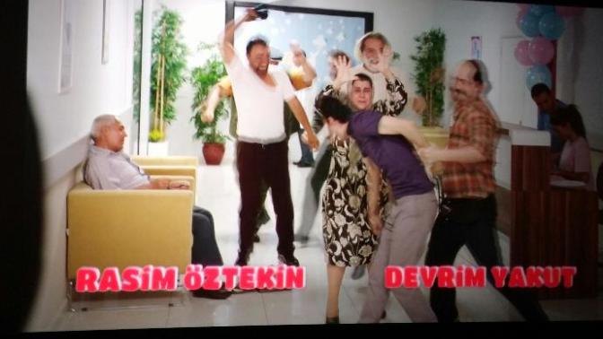Sinema ve Dizilerde Başrollerden Daha Yakışıklı/Güzel Olup Harcanan Figuranlar ve Yaşadıkları