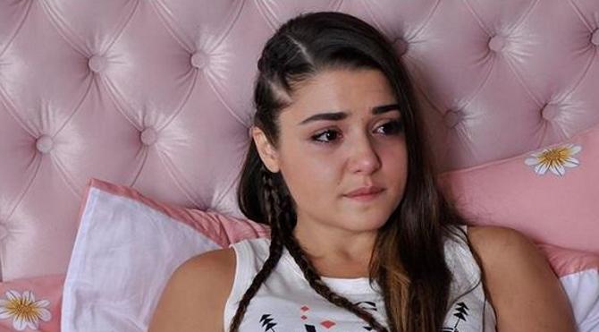 Hande ERÇEL... Ayh Hiç Sevmiyorum Şunu...