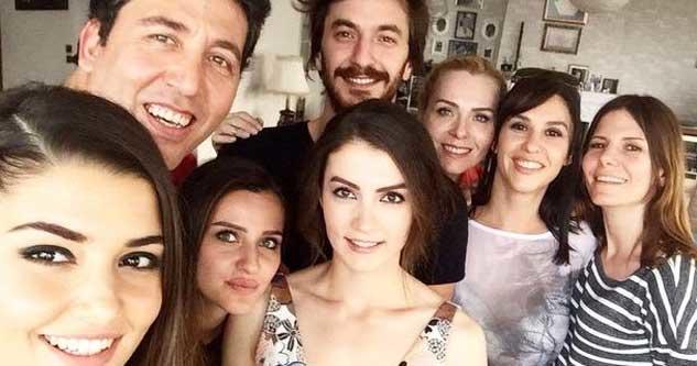 Hande ERÇEL... Ayh Hiç Sevmiyorum Şunu...