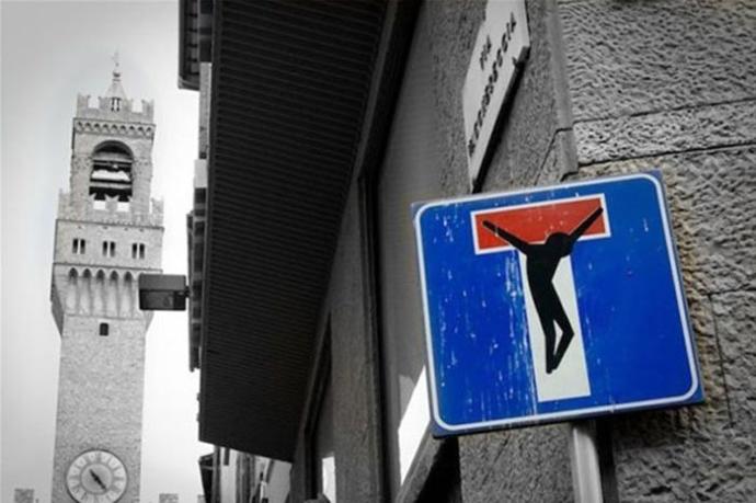 Kızlar Soruyor Üyelerini Trafik Levhalarıyla Tanıyalım