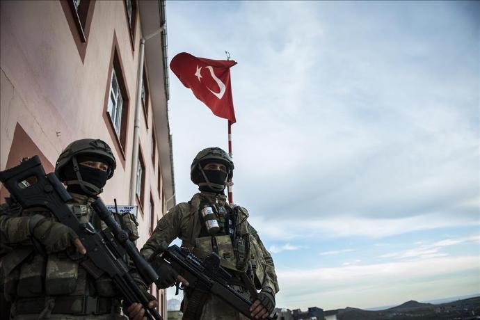 Kızlar, Erkeklere Haksızlık Ediyoruz