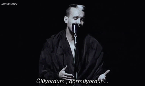Tek Kişilik Aşklar... Beş Sahnelik Tiyatro Örnekleri