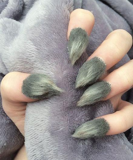 Modada Son Çılgınlık: Tüylü Tırnaklar Trend Oldu!