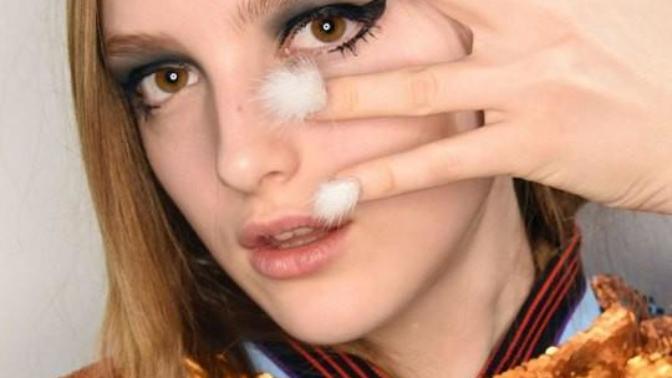Modada Son Çılgınlık: Tüylü Tırnaklar Trend Oldu!