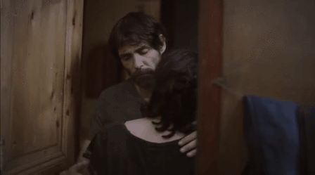"Ben Varım" Demenin En Basit Hali: Sarılmak