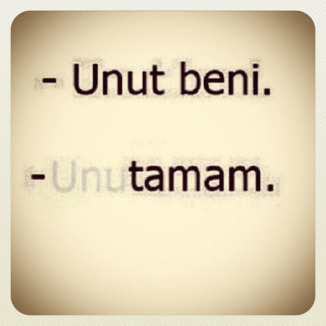 Yine Taşmak İsteyen Bir Veda Bulutunun Tüm Ağırlığı Gözlerimde