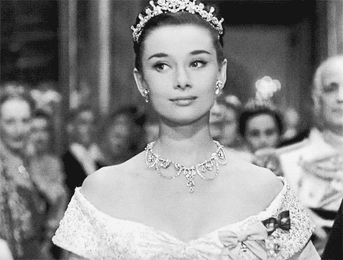 Siyah, Beyaz ve Alabildiğine Güzel: Roman Holiday