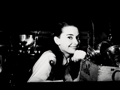 Siyah, Beyaz ve Alabildiğine Güzel: Roman Holiday