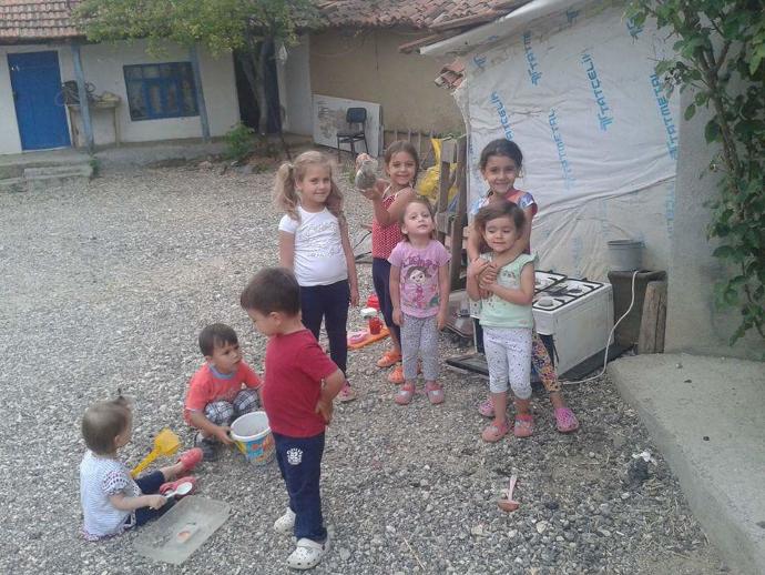 Bir Kız Halasının Günü Nasıl Geçer?