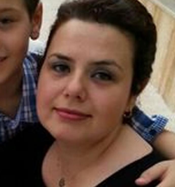 Arap Saçına Dönen Ebru Gündeş ve Babasının İlişkisi