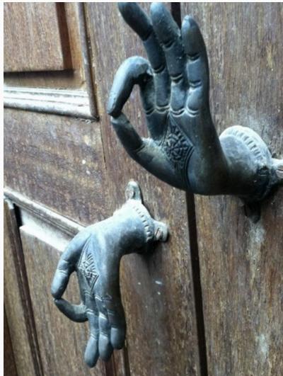 Kapı Kolu Deyip Geçmeyin!